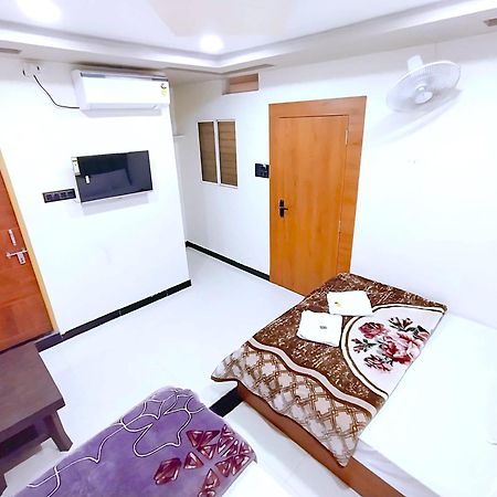 Hotel Shreem Ujjain Exteriör bild