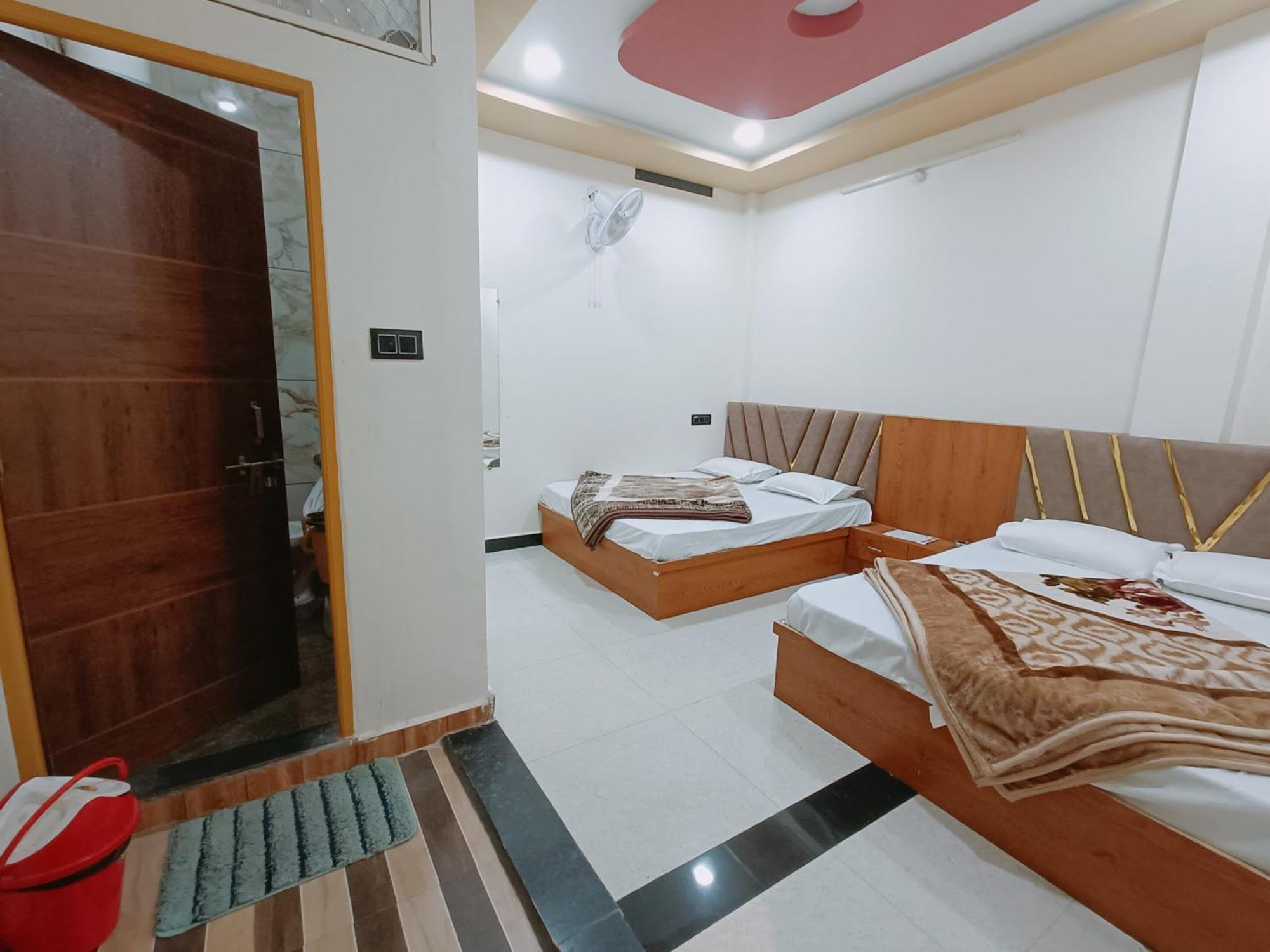 Hotel Shreem Ujjain Exteriör bild