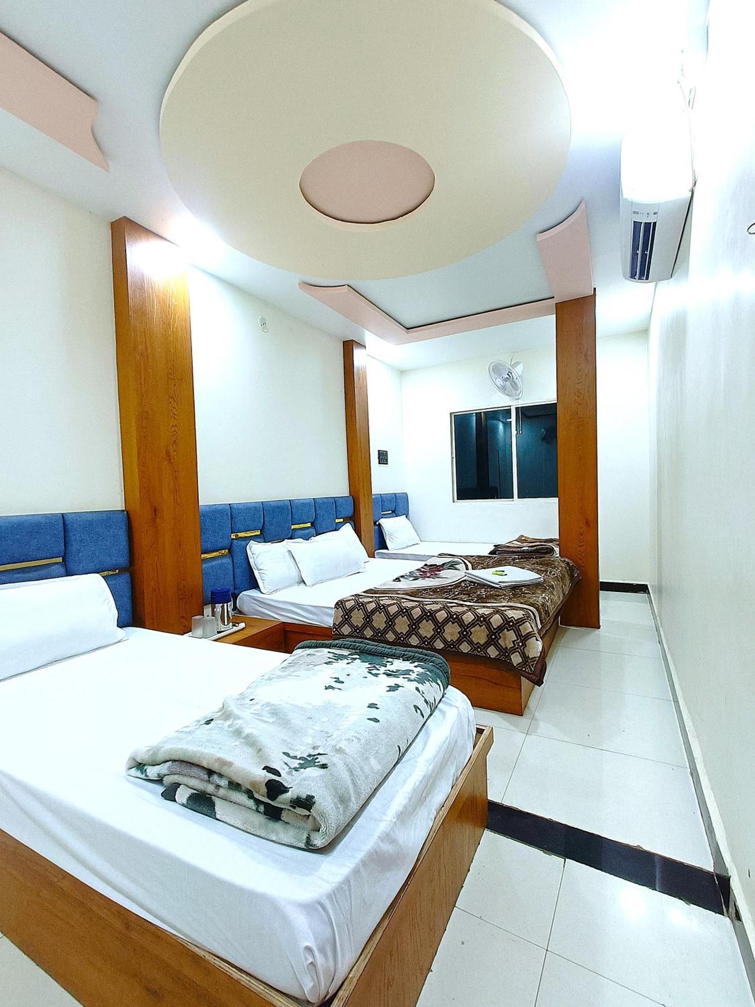 Hotel Shreem Ujjain Exteriör bild