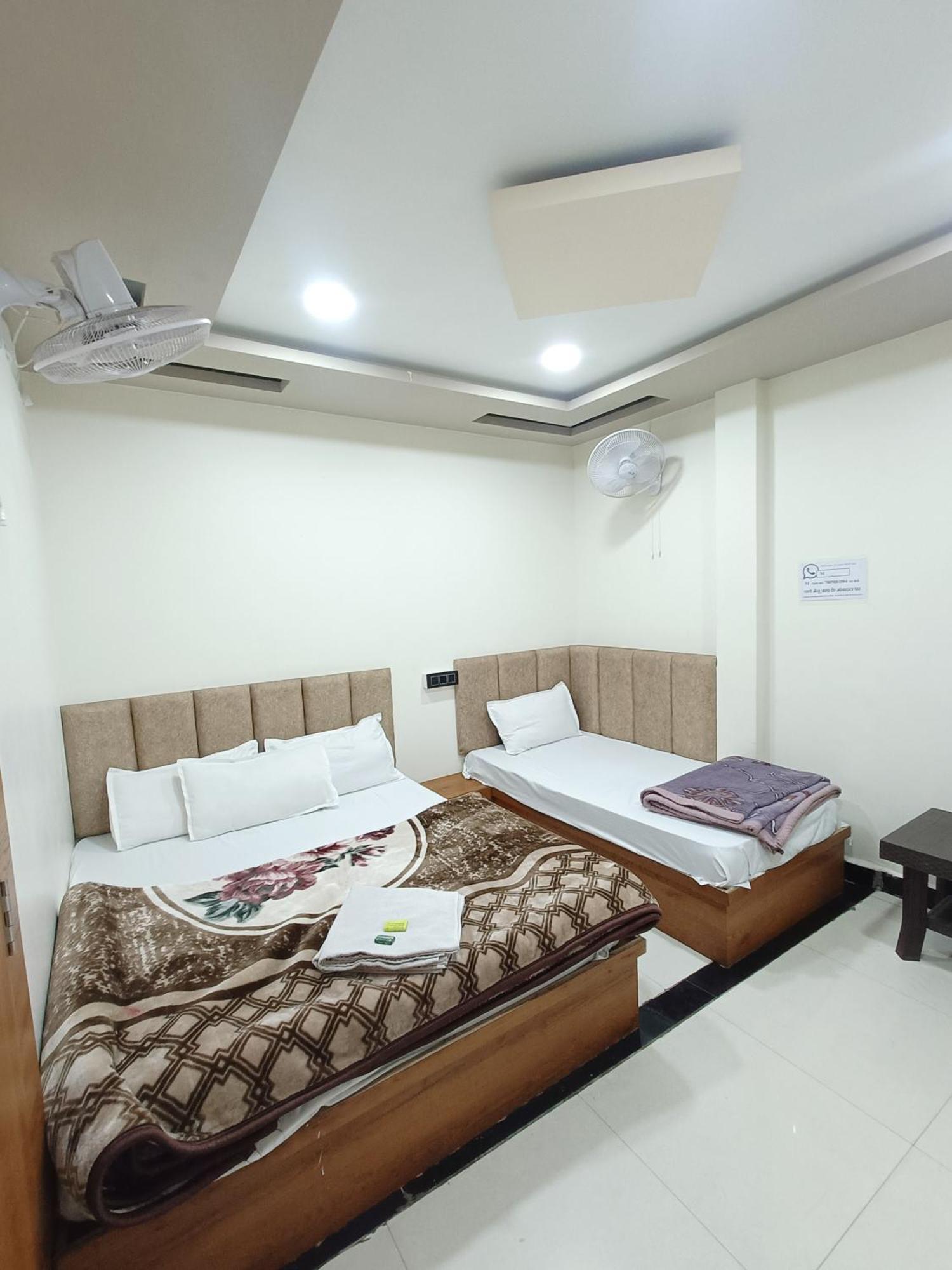 Hotel Shreem Ujjain Rum bild
