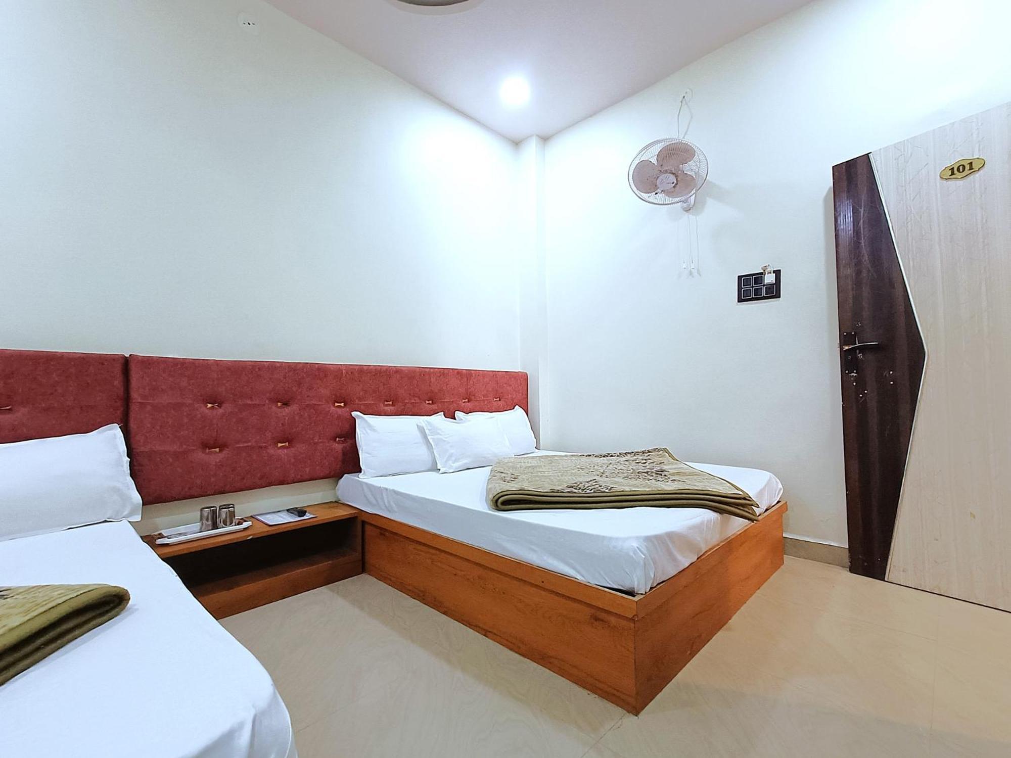 Hotel Shreem Ujjain Exteriör bild