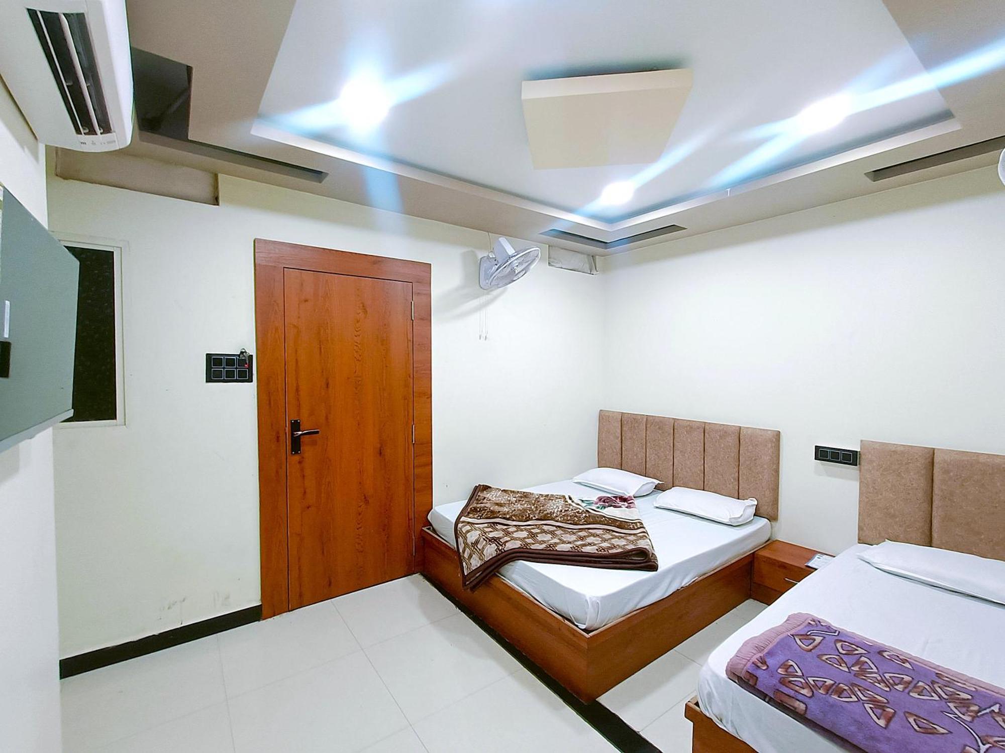 Hotel Shreem Ujjain Exteriör bild