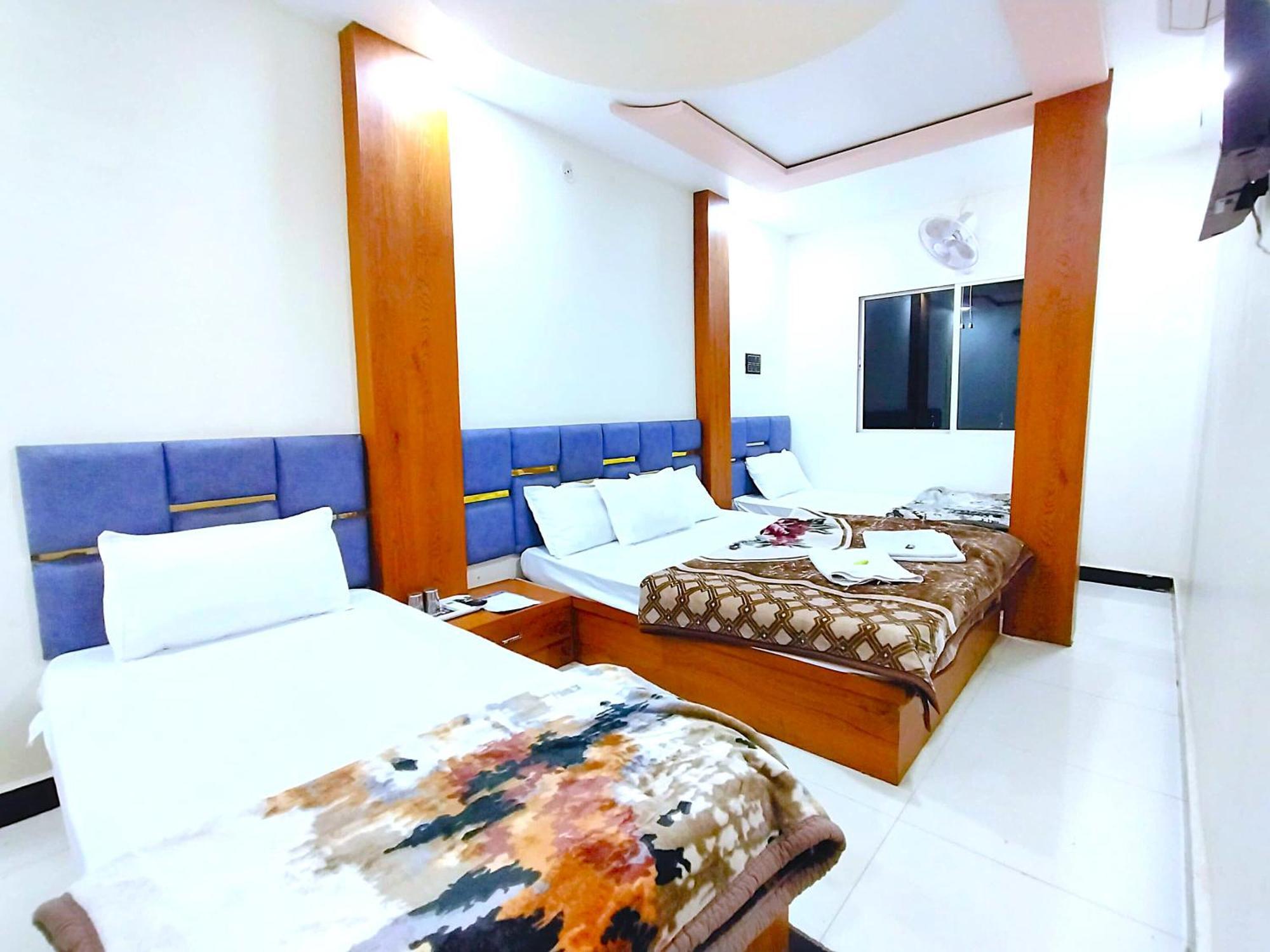 Hotel Shreem Ujjain Exteriör bild