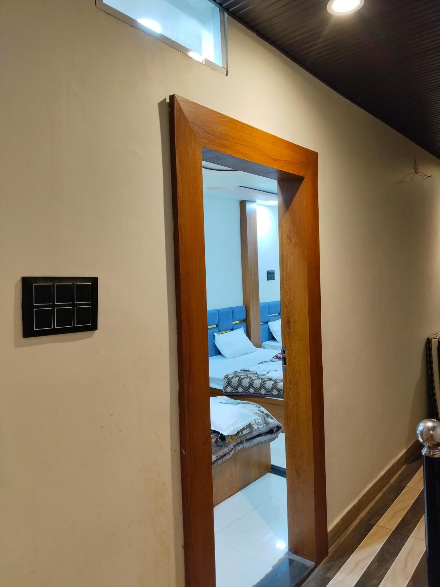 Hotel Shreem Ujjain Exteriör bild
