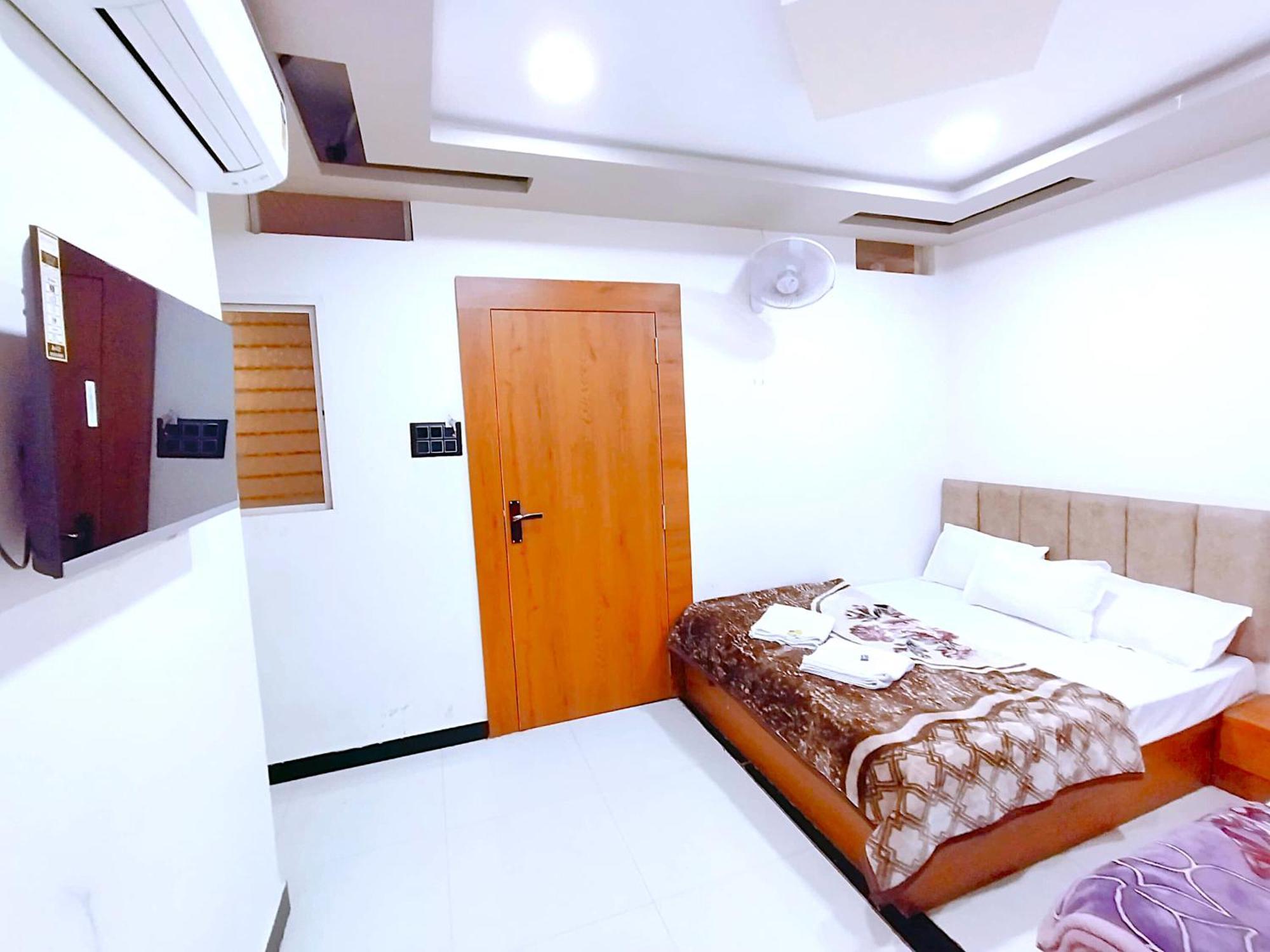 Hotel Shreem Ujjain Exteriör bild